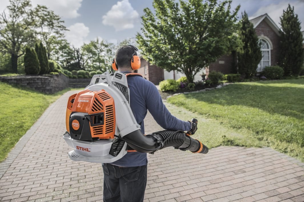 STIHL Magnum BR 800 X 239 mph 912 CFM Gas Backpack Leaf Blower