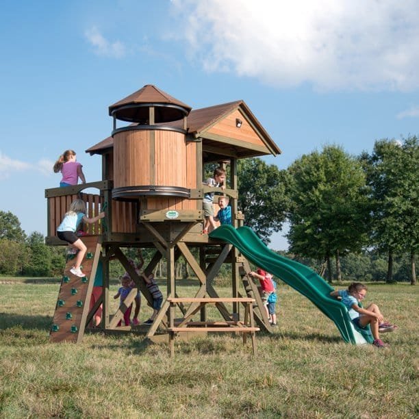 Backyard Discovery Eagles Nest Playhouse